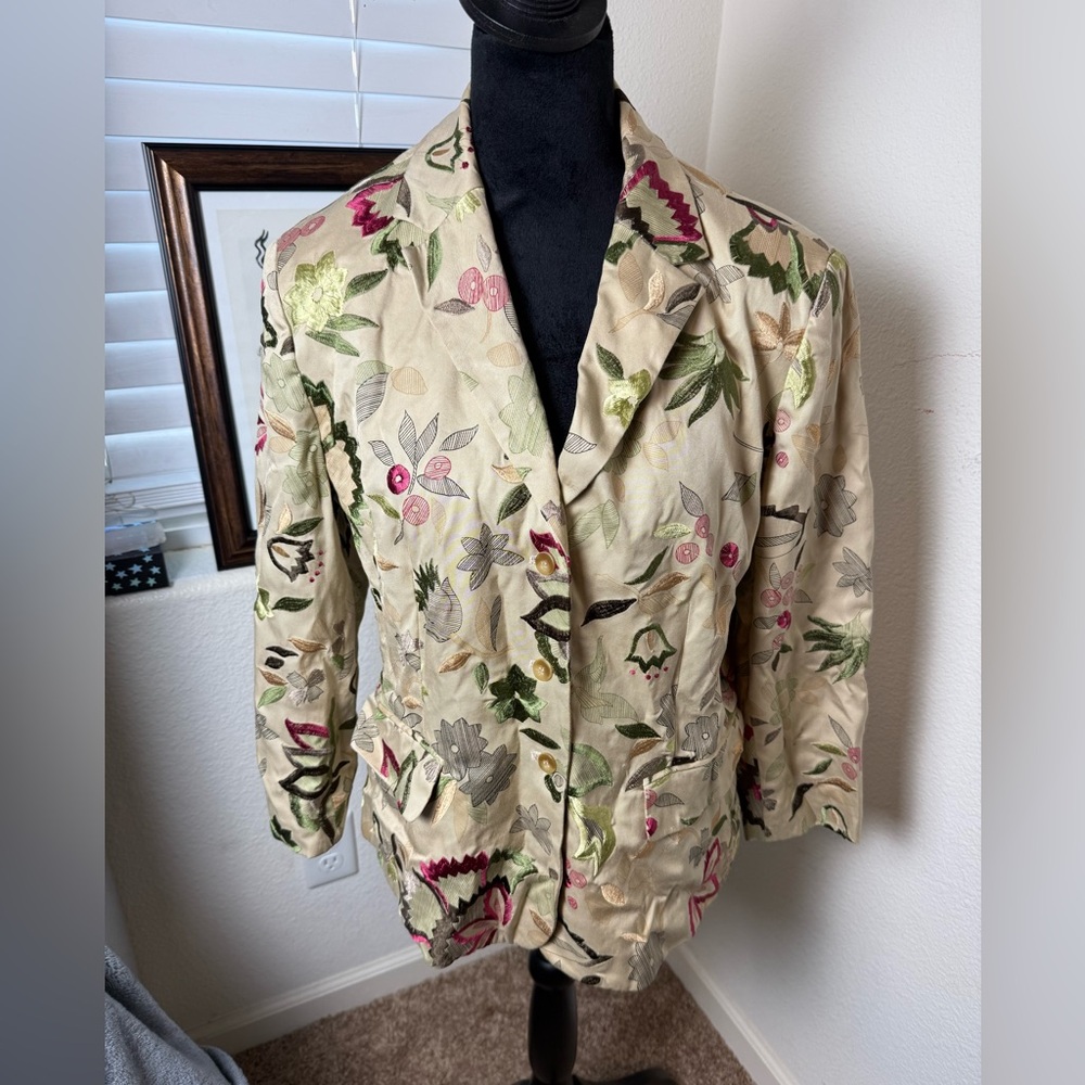 Jones NEW YORK Floral Embroidered Blazer